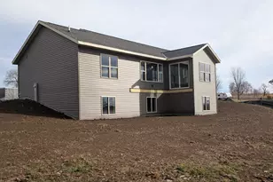 627 Bobolink Ln, Cascade, WI 53011 - Photo 8