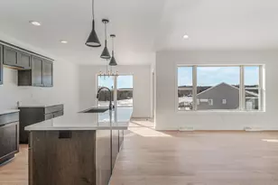 627 Bobolink Ln, Cascade, WI 53011 - Photo 6