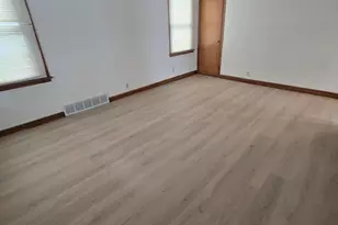 4906 N 24th Pl, Milwaukee, WI 53209 - Photo 12