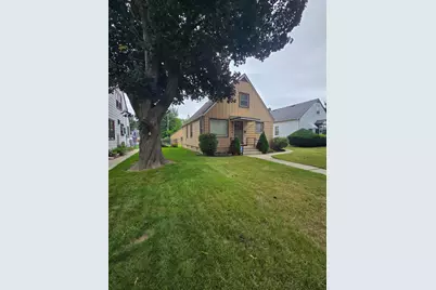 4906 N 24th Pl, Milwaukee, WI 53209 - Photo 2