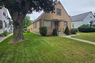 4906 N 24th Pl, Milwaukee, WI 53209 - Photo 2