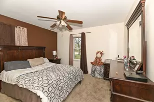 2721 S 76th St, West Allis, WI 53219 - Photo 14