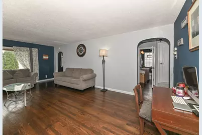 2721 S 76th St, West Allis, WI 53219 - Photo 4