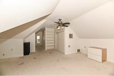 2721 S 76th St, West Allis, WI 53219 - Photo 18