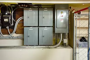 2191 S 60th St, West Allis, WI 53219 - Photo 24