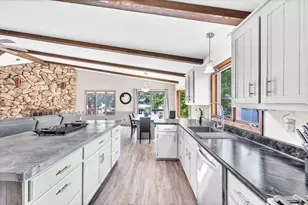 N64W35061 Rd J, Oconomowoc, WI 53066 - Photo 10