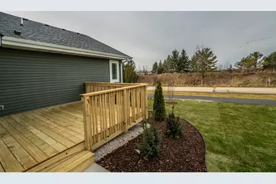W206N16178  Stonebrook Dr, Jackson, WI 53037 - Photo 2