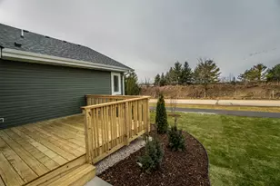 W206N16178 Stonebrook Dr, Jackson, WI 53037 - Photo 2