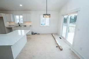 W206N16182 Stonebrook Dr, Jackson, WI 53037 - Photo 6