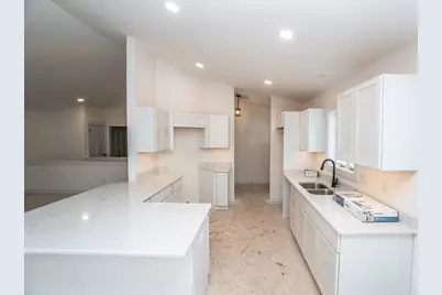 W206N16182  Stonebrook Dr, Jackson, WI 53037 - Photo 4