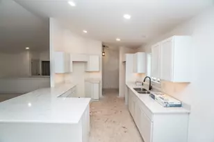 W206N16182 Stonebrook Dr, Jackson, WI 53037 - Photo 4