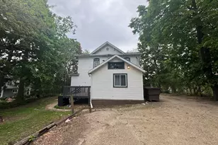 824 W Conger St, Whitewater, WI 53190 - Photo 4