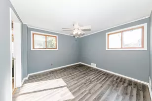 4502 W Crawford Ave, Greenfield, WI 53220 - Photo 16