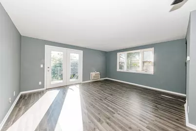 4502 W Crawford Ave #4504, Greenfield, WI 53220 - Photo 4