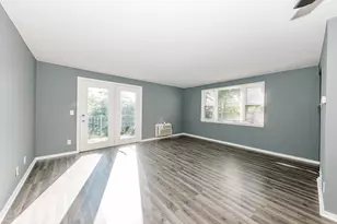 4502 W Crawford Ave, Greenfield, WI 53220 - Photo 4