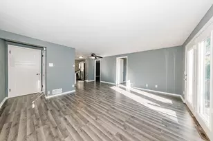 4502 W Crawford Ave, Greenfield, WI 53220 - Photo 6