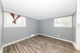 4502 W Crawford Ave, Greenfield, WI 53220 - Photo 12