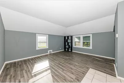 4502 W Crawford Ave #4504, Greenfield, WI 53220 - Photo 18