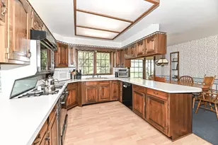 8866 Greenmeadow Ln, Greendale, WI 53129 - Photo 10