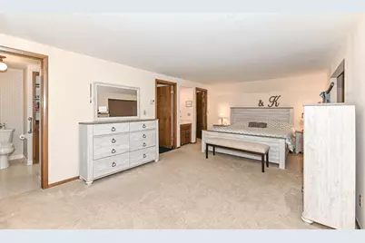 8866  Greenmeadow Ln, Greendale, WI 53129 - Photo 26