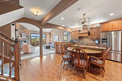 6507  Willow Ct, Racine, WI 53185 - Photo 8