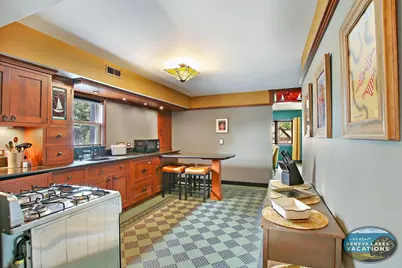 433  Broad St, Lake Geneva, WI 53147 - Photo 4