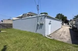 1318 N Main St, Racine, WI 53402 - Photo 10