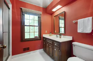 1012 W Cedar Ridge Ct, Mequon, WI 53092 - Photo 20