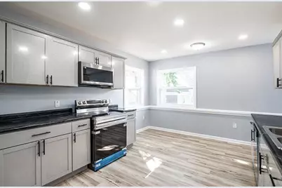 2054 S 77th St #2056, West Allis, WI 53219 - Photo 12