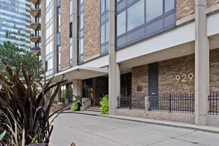 929 N Astor St, Milwaukee, WI 53202 - Photo 24