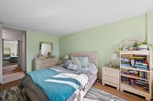 929 N Astor St, Milwaukee, WI 53202 - Photo 10