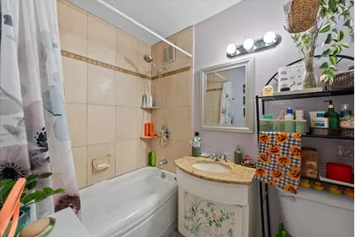 929 N Astor St #405, Milwaukee, WI 53202 - Photo 12