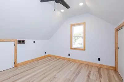 3457 S 10th St, Milwaukee, WI 53215 - Photo 14