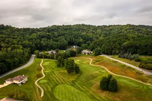 832 Country Club Ln, Onalaska, WI 54650 - Photo 10