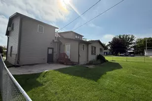 813 Hickory St -, Mauston, WI 53948 - Photo 2