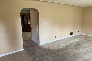 813 Hickory St -, Mauston, WI 53948 - Photo 4