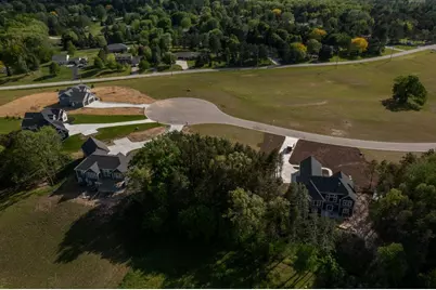 2040  Paradise Hills Ct, Trenton, WI 53095 - Photo 6