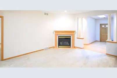 2315  Stoney Ln, Grafton, WI 53024 - Photo 8