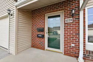 5228 S Hidden Dr, Greenfield, WI 53221 - Photo 2