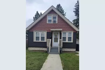 4233 W Sieben Pl, Milwaukee, WI 53216 - Photo 2