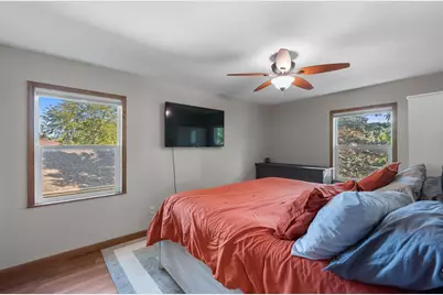 W165N10401  Wagon Trl, Germantown, WI 53022 - Photo 8