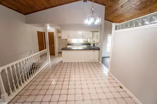 W179N9765 Riversbend Circle, Germantown, WI 53022 - Photo 6