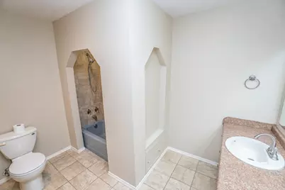 W179N9765  Riversbend Cir, Germantown, WI 53022 - Photo 10