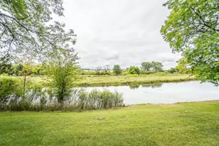 W179N9765 Riversbend Circle, Germantown, WI 53022 - Photo 18