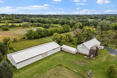 7918  Pleasant Valley Rd, Cedarburg, WI 53080 - Photo 6