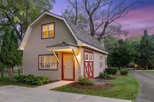 7918 Pleasant Valley Rd, Cedarburg, WI 53080 - Photo 4