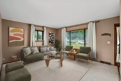 114  Carpenter Ct, Mukwonago, WI 53149 - Photo 4