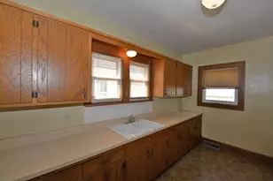 712 Cleveland Ave, Racine, WI 53405 - Photo 10