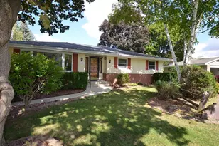 1252 W Laurel St, Whitewater, WI 53190 - Photo 2