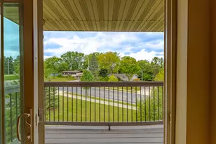 230 Hilldale Dr, Hartford, WI 53027 - Photo 10